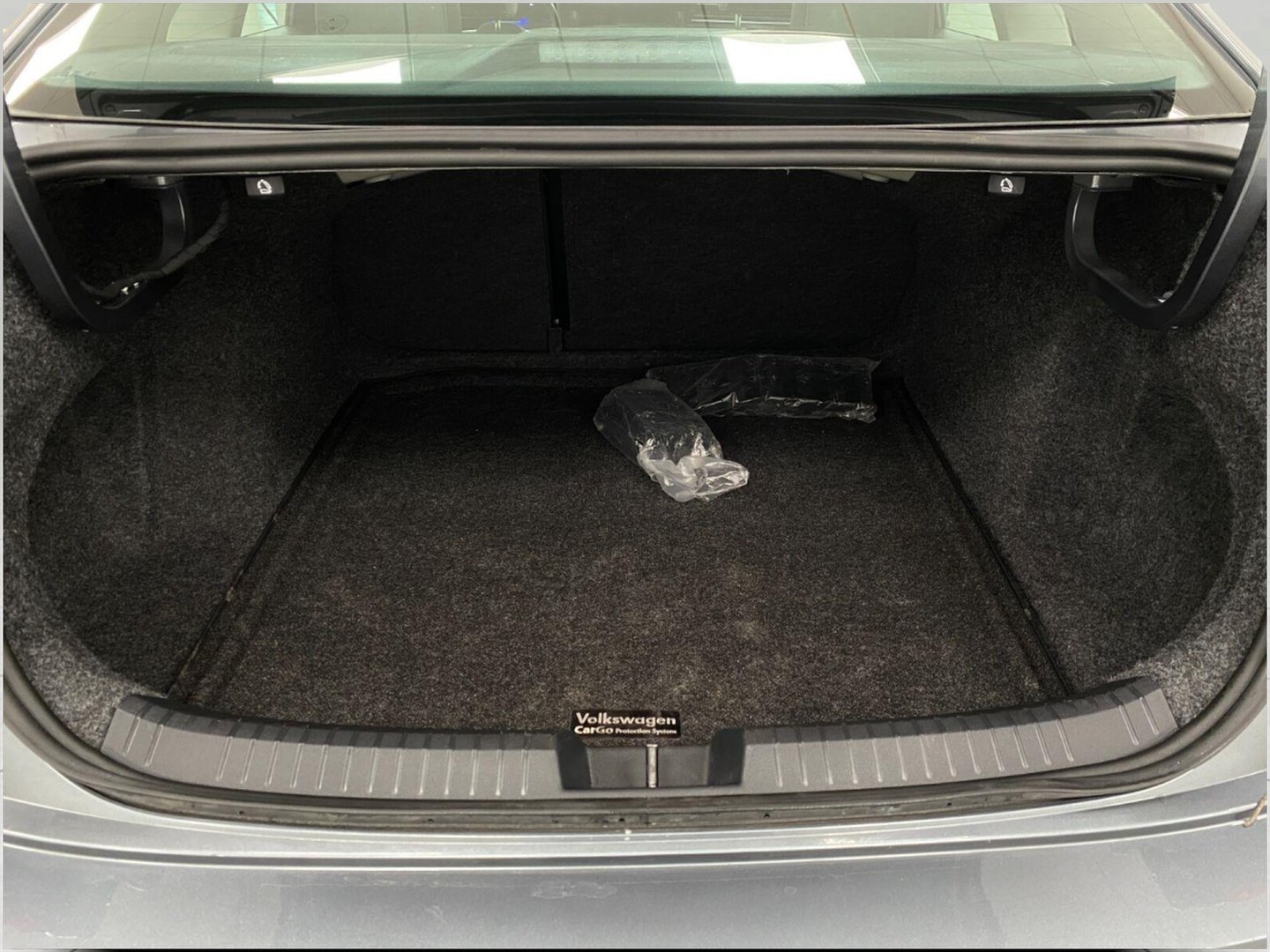Certified 2025 Volkswagen Jetta SE FWD image 5