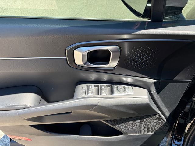 Certified 2025 Kia Sorento S FWD image 22