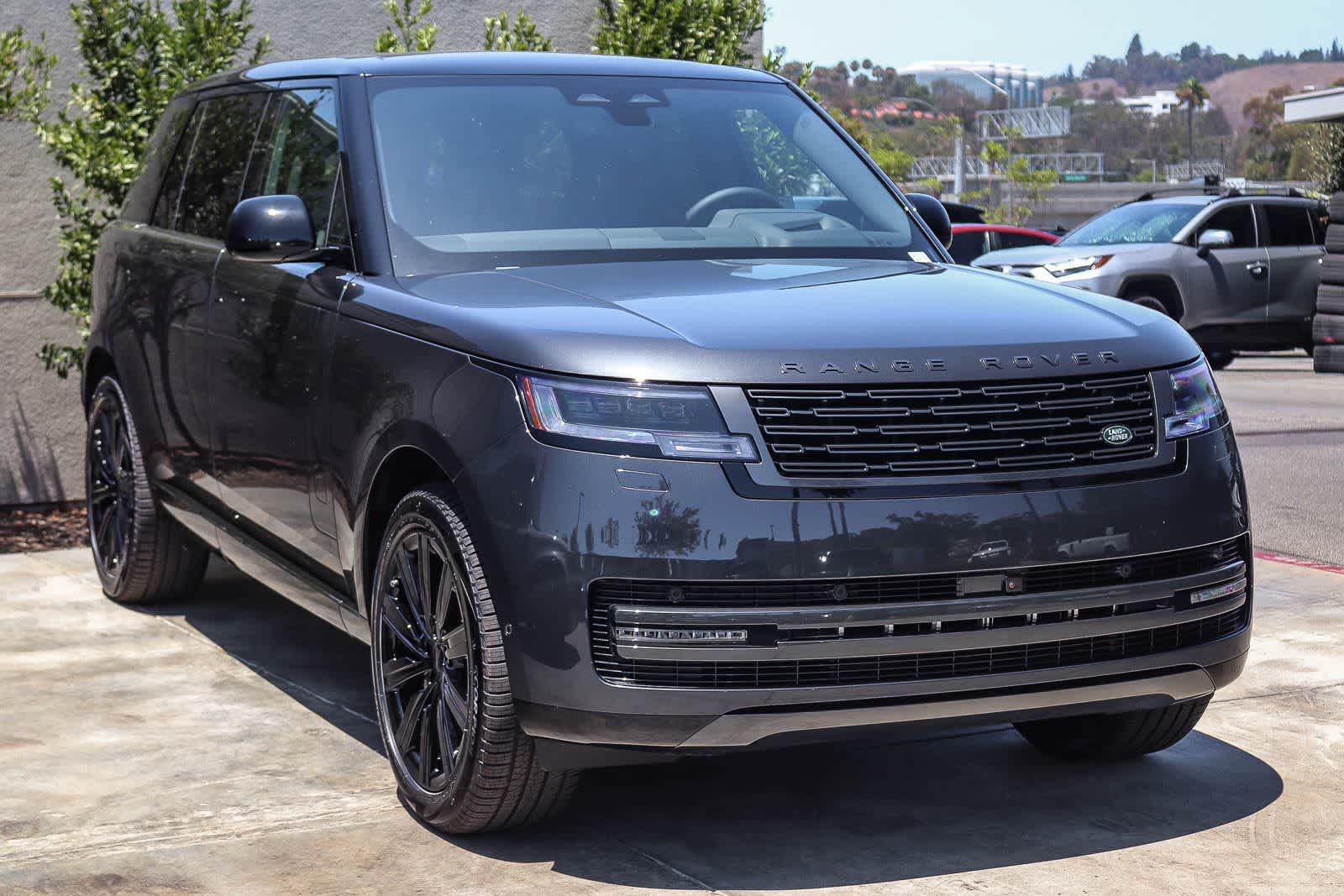 New 2026 Land Rover Range Rover Long Wheelbase SE AWD/4WD image 3