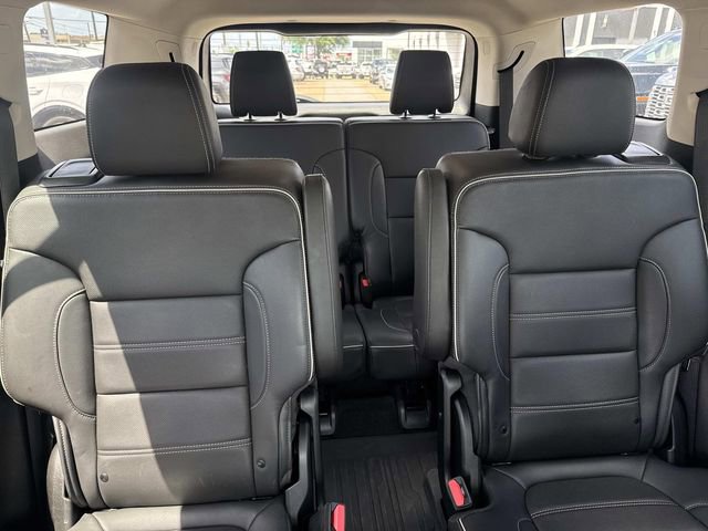 Used 2023 GMC Acadia Denali w/ Black Diamond Edition FWD image 12