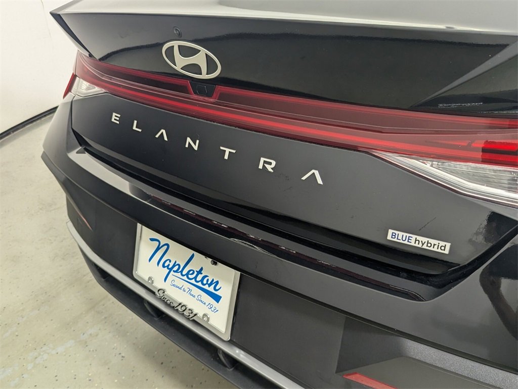 Certified 2024 Hyundai Elantra Blue image 8