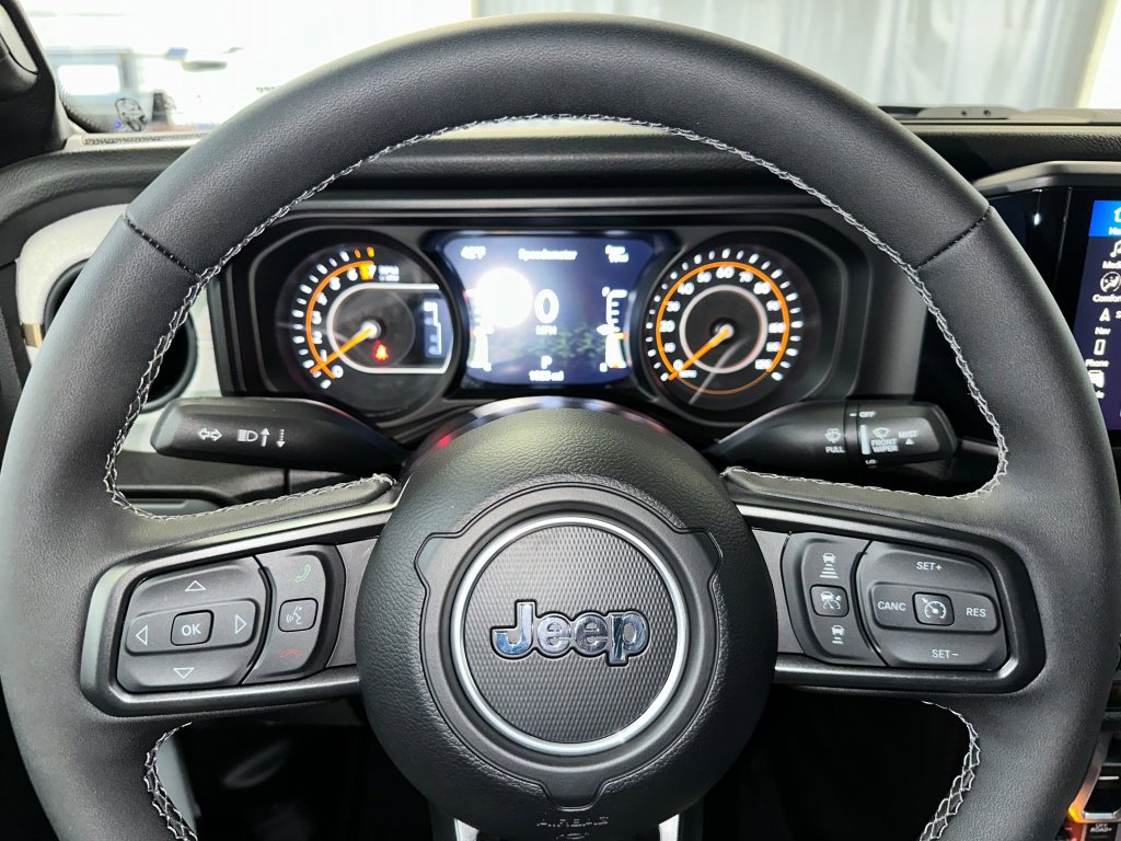 Used 2025 Jeep Gladiator Willys image 7