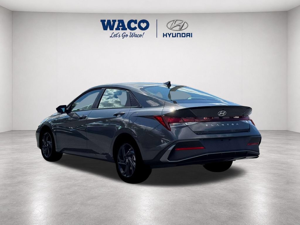 Used 2026 Hyundai Elantra Sport FWD image 7