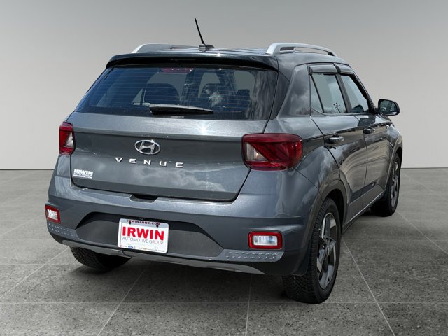 Used 2023 Hyundai Venue Limited w/ Cargo Package image 5