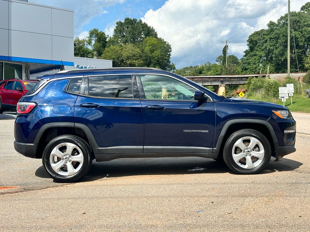 Used 2019 Jeep Compass Latitude AWD/4WD image 2