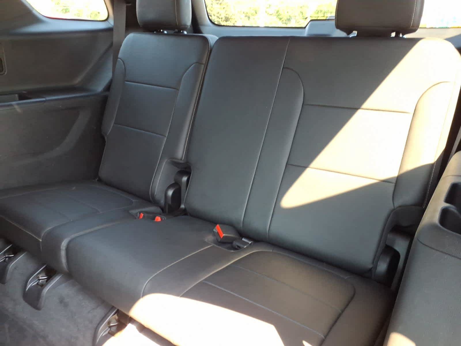Used 2023 Chevrolet Traverse LT AWD/4WD image 12