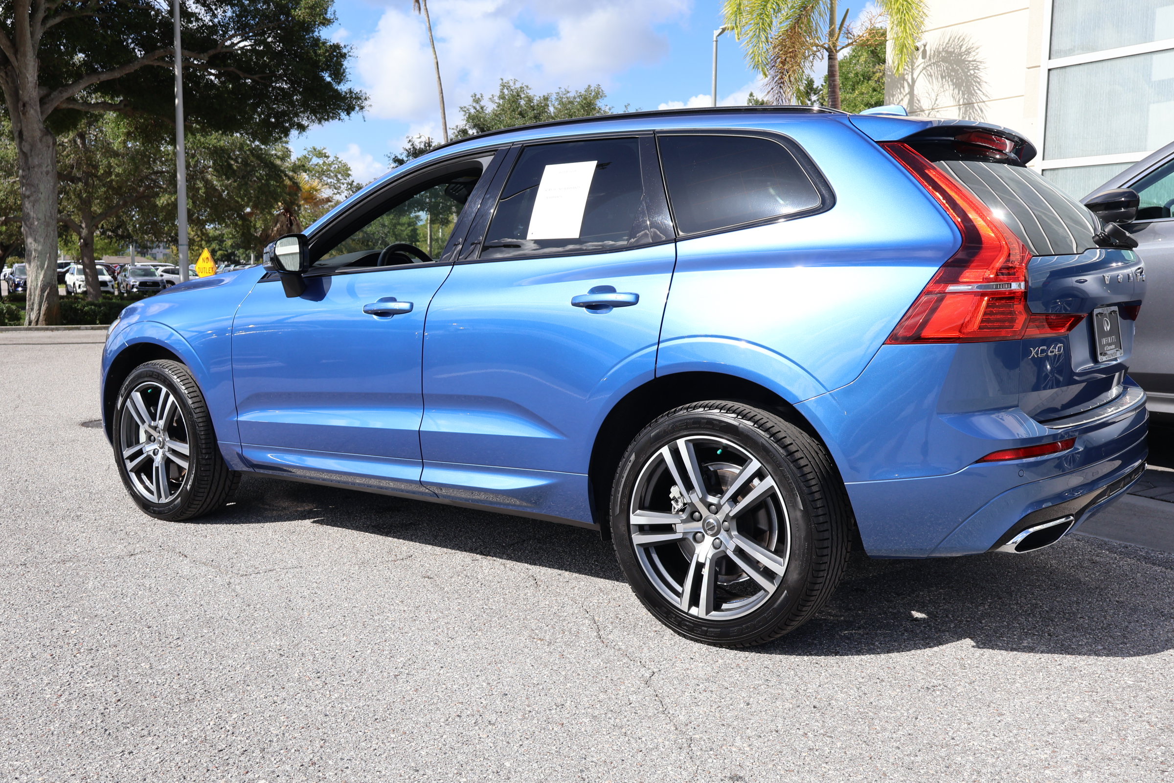Used 2021 Volvo XC60 T6 R-Design w/ Advanced Package AWD/4WD image 7