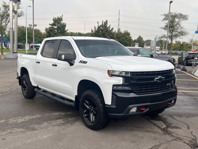 Used 2021 Chevrolet Silverado 1500 LT Trail Boss w/ Convenience Package II AWD/4WD image 2