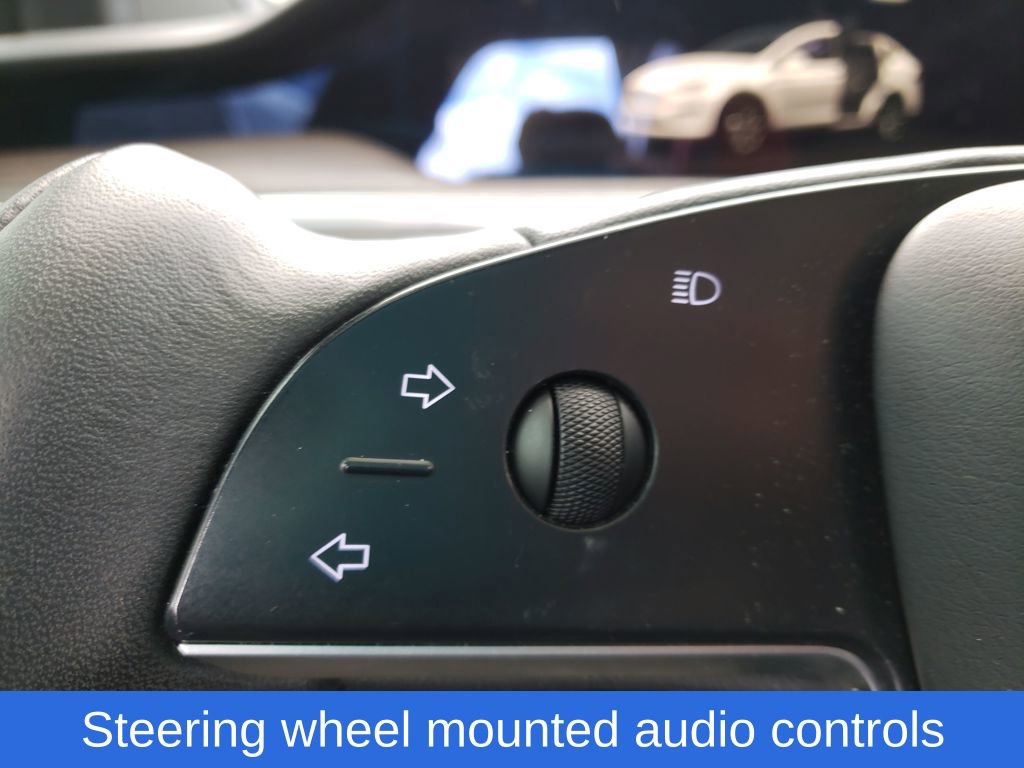 Used 2022 Tesla Model X image 18
