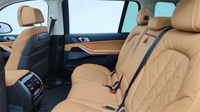 Used 2026 BMW X7 xDrive40i image 33