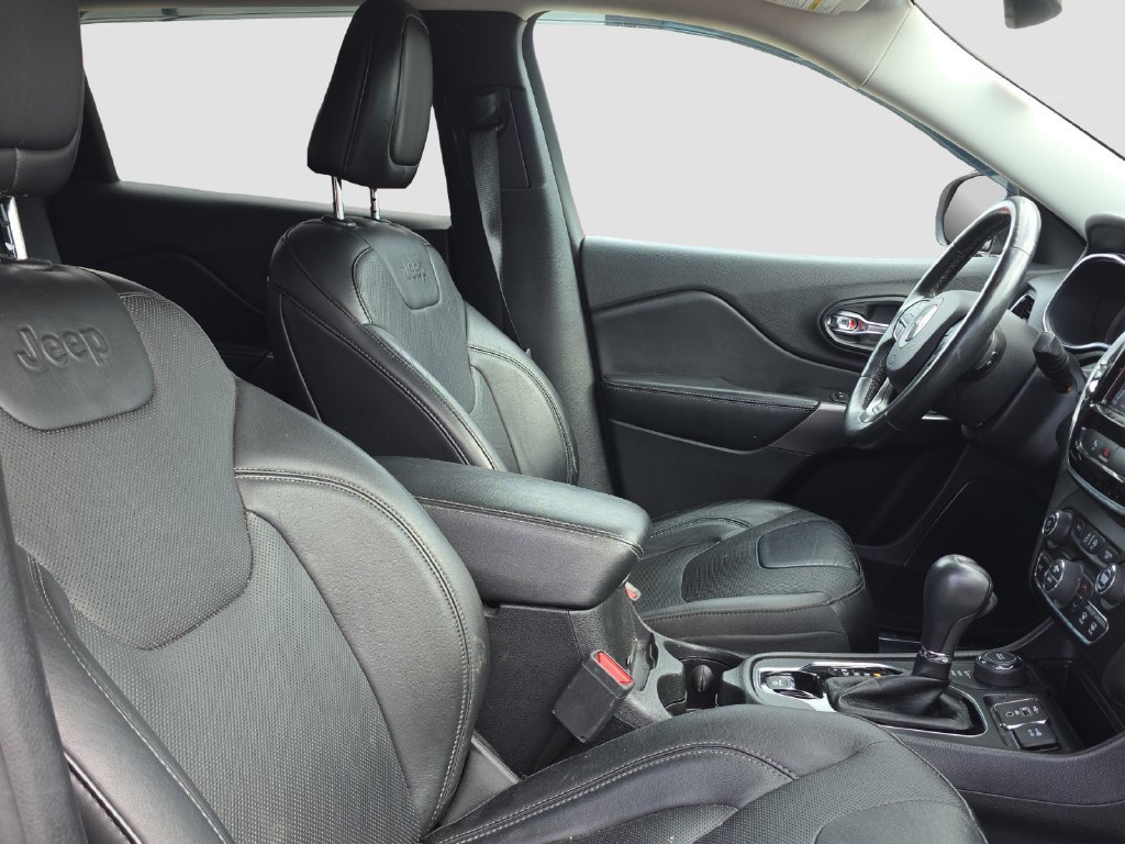 Used 2019 Jeep Cherokee Limited AWD/4WD image 20