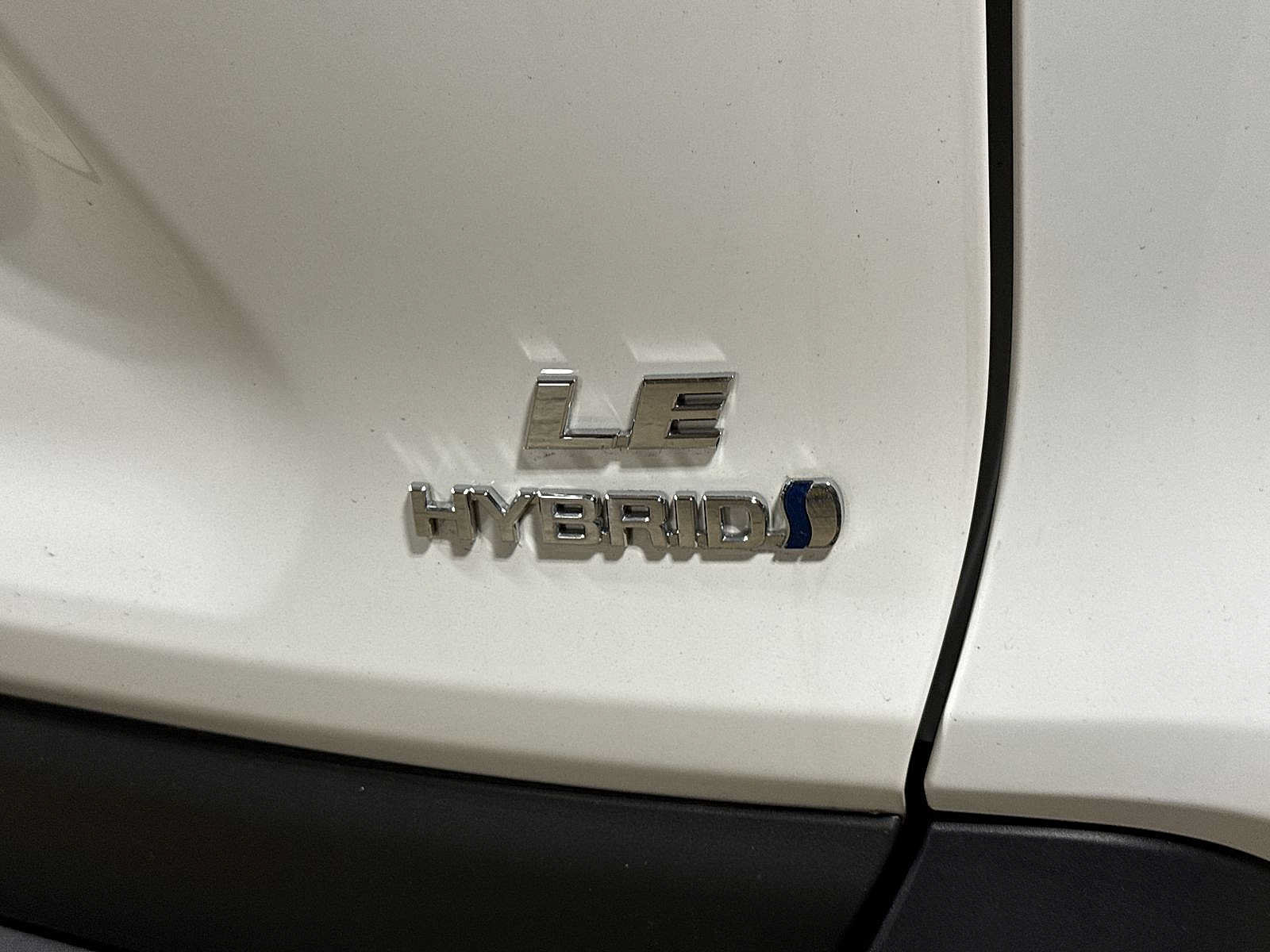Used 2023 Toyota RAV4 LE AWD/4WD image 25