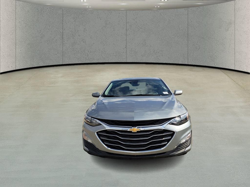 Used 2024 Chevrolet Malibu LT image 2