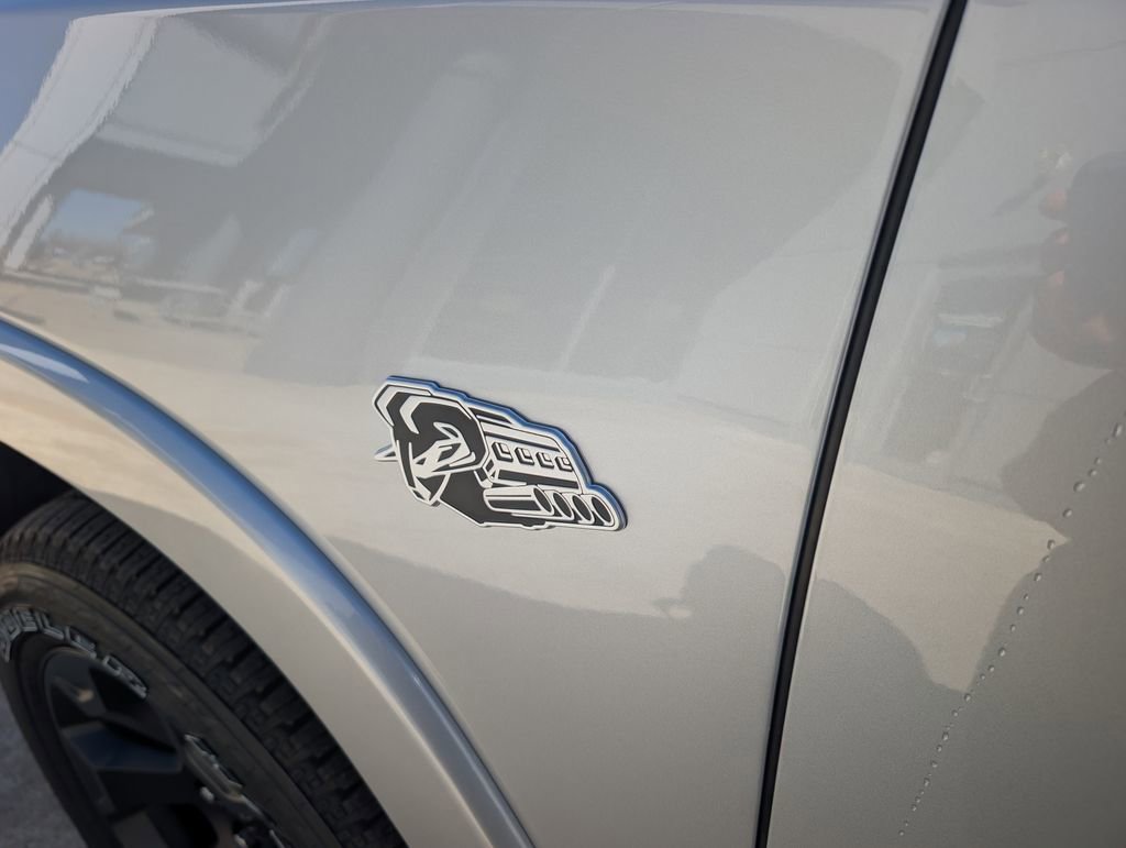 New 2026 RAM 1500 4x4 Crew Cab image 44