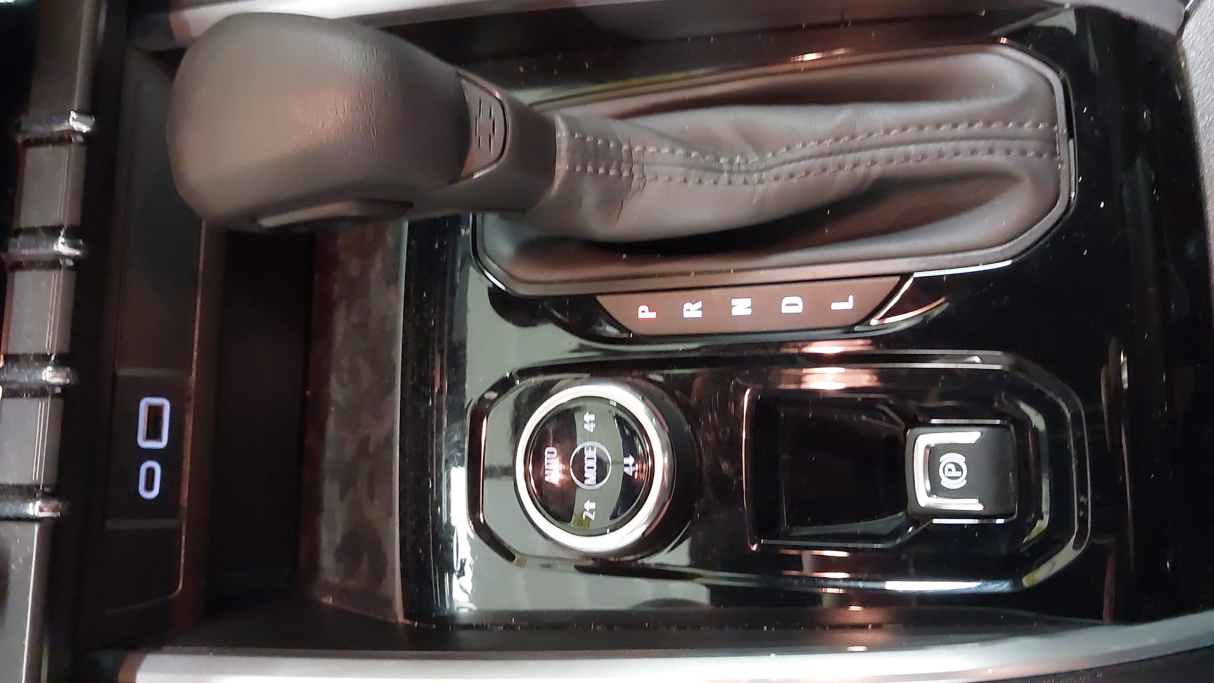 Used 2024 Chevrolet Colorado Trail Boss w/ Advanced Trailering Package AWD/4WD image 21