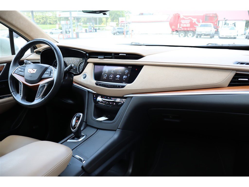 Used 2017 Cadillac XT5 Platinum AWD/4WD image 23