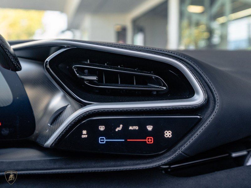 Used 2025 Ferrari 296 GTS image 17