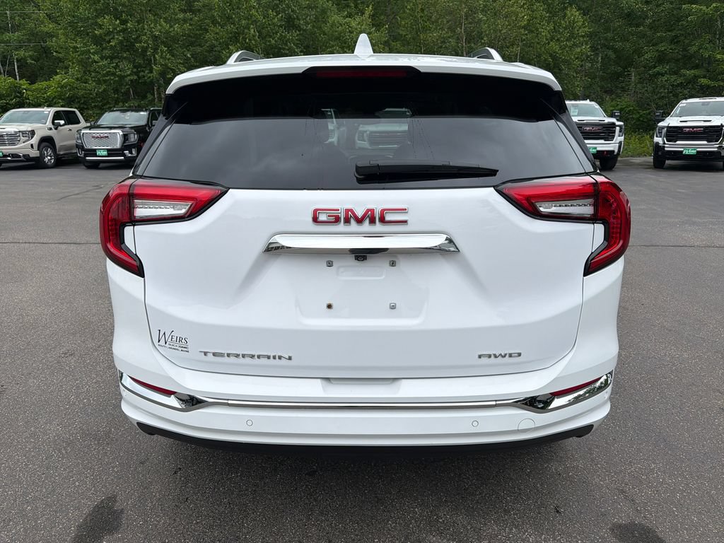 Certified 2024 GMC Terrain Denali w/ Denali Premium Package AWD/4WD image 4