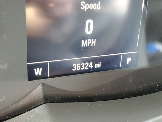 Used 2022 Chevrolet Trax LT w/ LT Convenience Package image 12