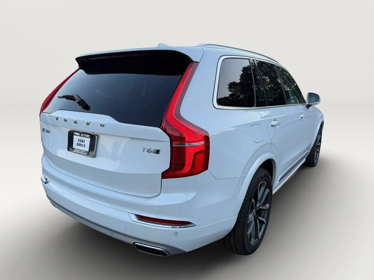 Used 2016 Volvo XC90 T6 Inscription AWD/4WD image 3
