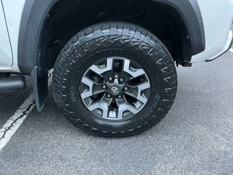 Used 2020 Toyota Tacoma TRD Off-Road AWD/4WD image 25