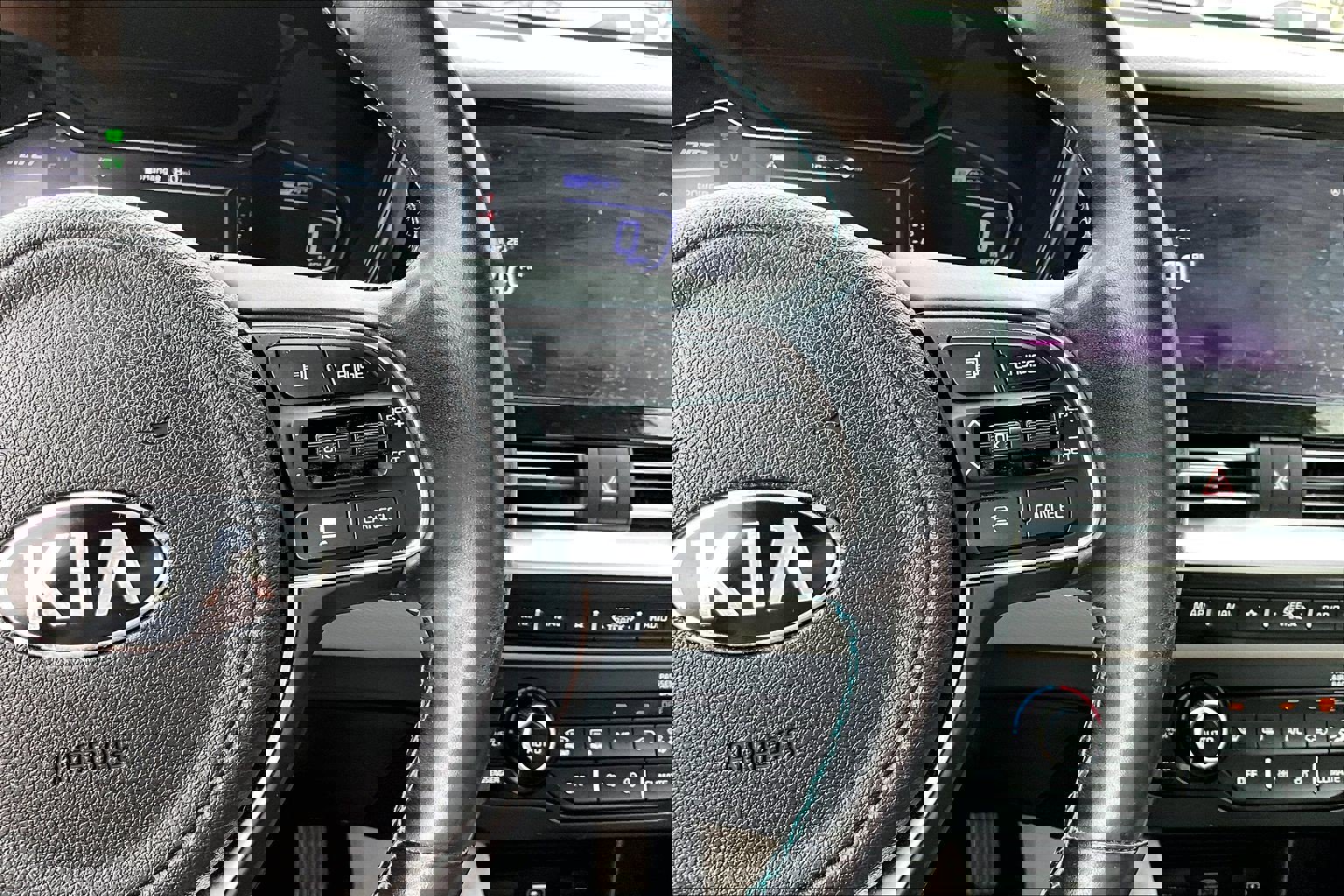 Used 2020 Kia Niro EX Premium image 23