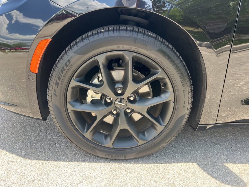 Used 2024 Chrysler Pacifica Touring-L w/ S Appearance Package FWD image 29