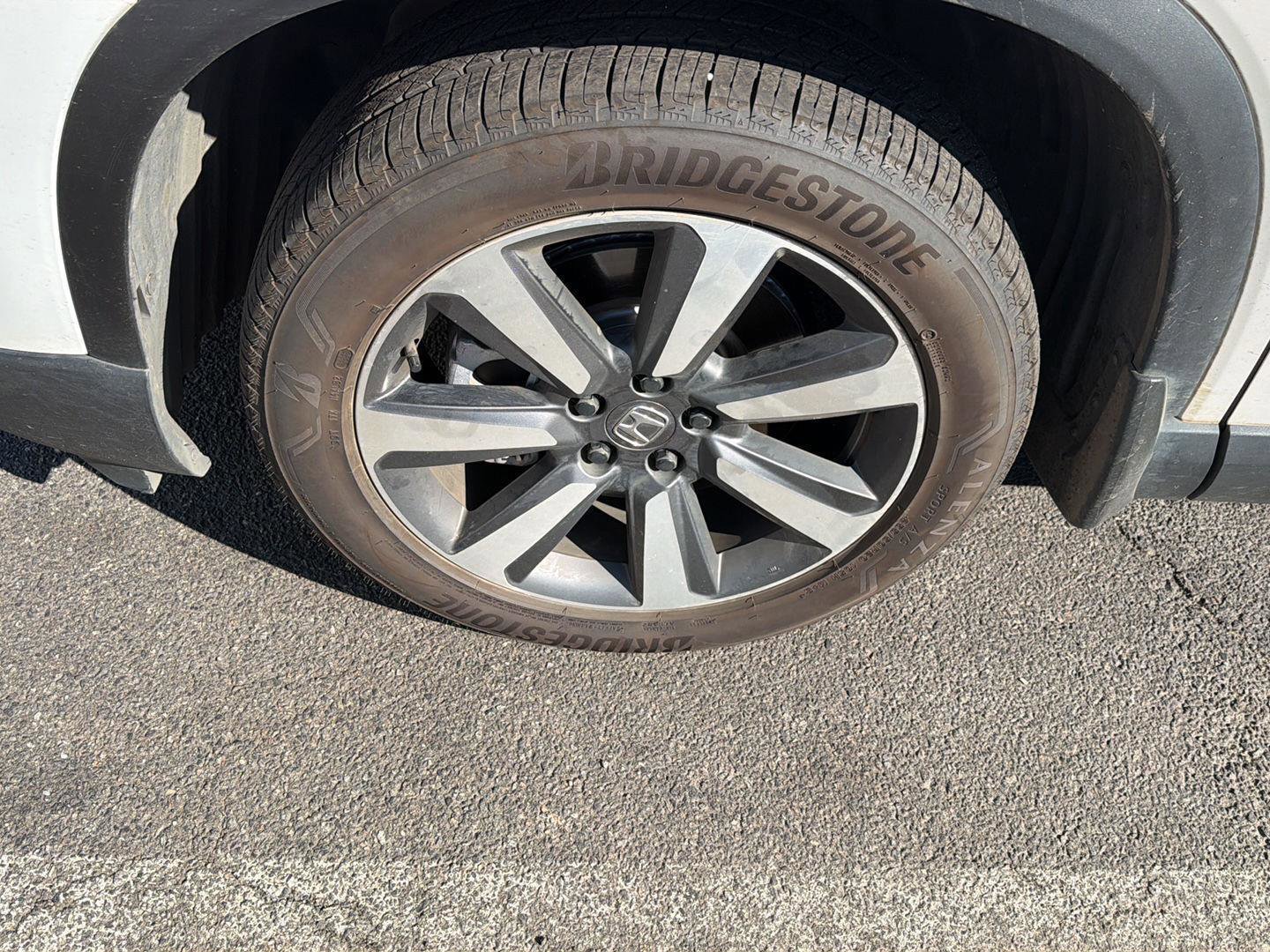 Used 2025 Honda Pilot Touring image 7