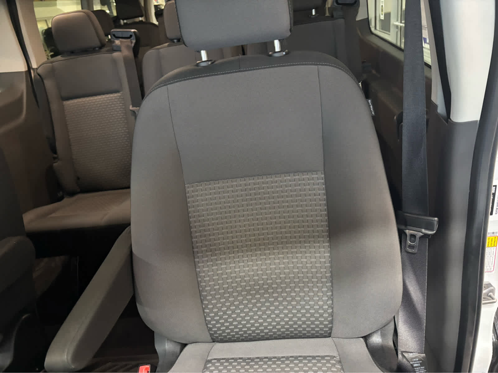 Used 2025 Ford Transit 350 XLT image 33