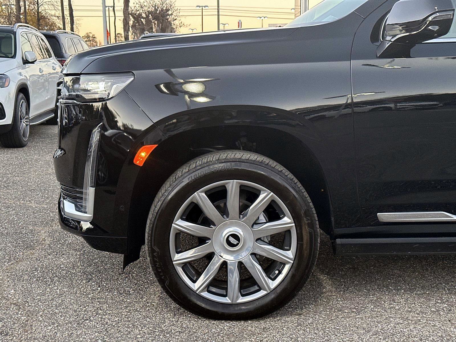 Used 2024 Cadillac Escalade Premium Luxury Platinum image 10