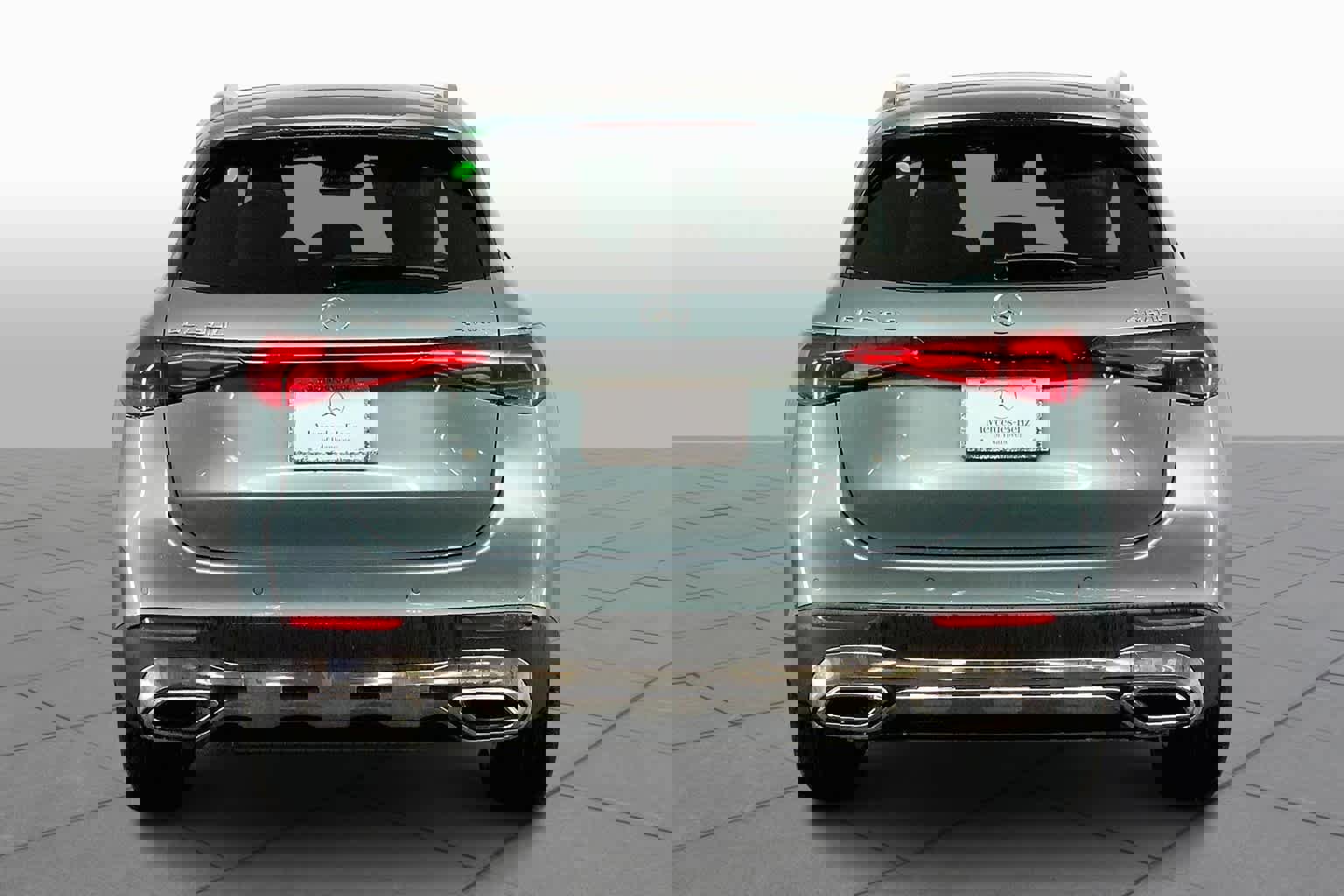 Used 2025 Mercedes-Benz GLC 300 4MATIC image 5