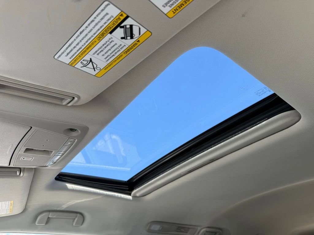 Used 2024 Nissan Armada SL image 41