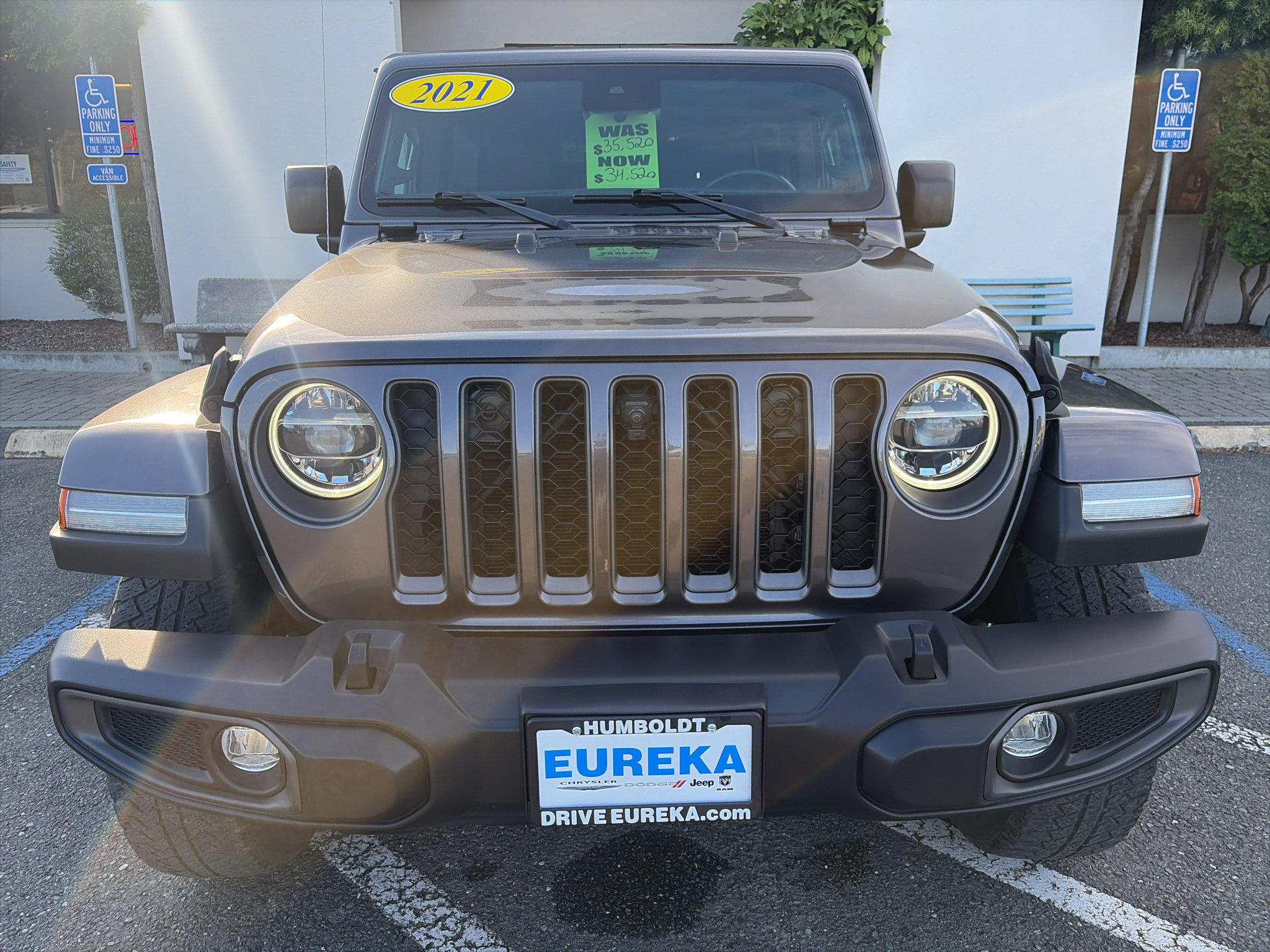 Used 2021 Jeep Wrangler Unlimited Sahara AWD/4WD image 20