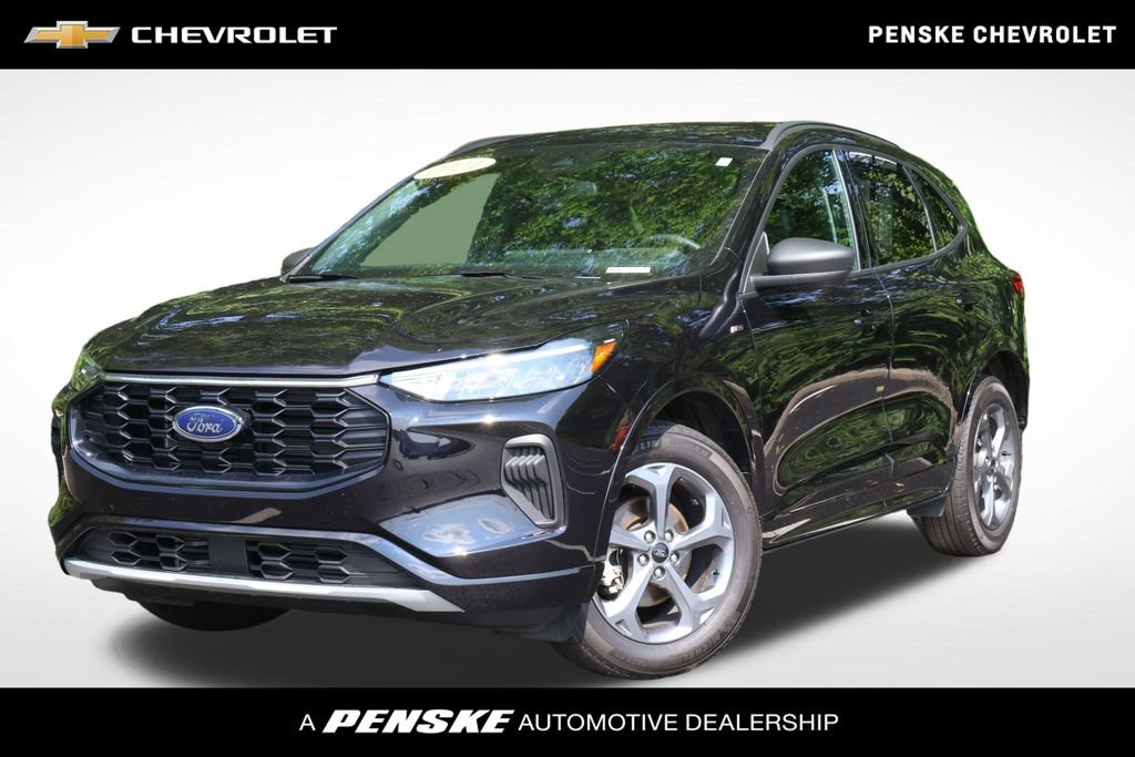 Used 2024 Ford Escape ST-Line w/ Tech Pack #1 AWD/4WD image 1