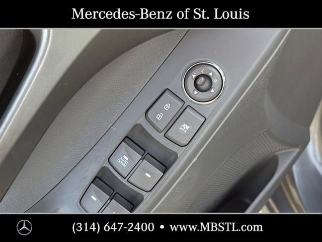 Used 2013 Hyundai Elantra GLS image 16