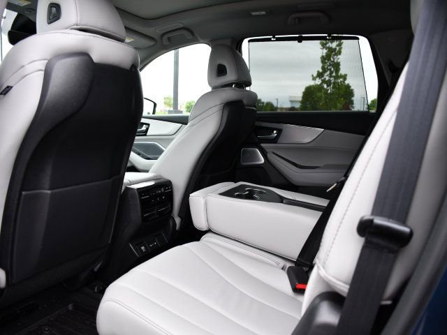 Certified 2026 Acura MDX FWD w/ Technology Package image 17