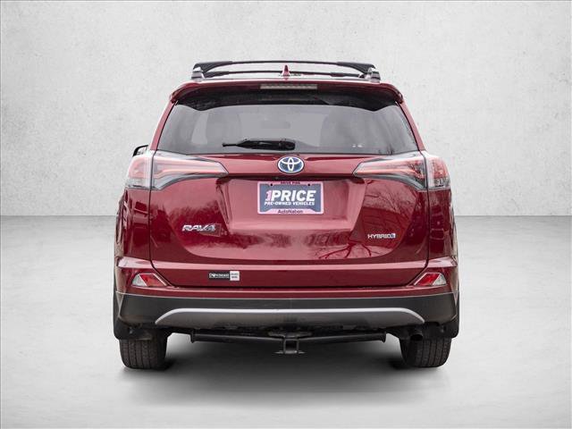Used 2018 Toyota RAV4 LE image 6