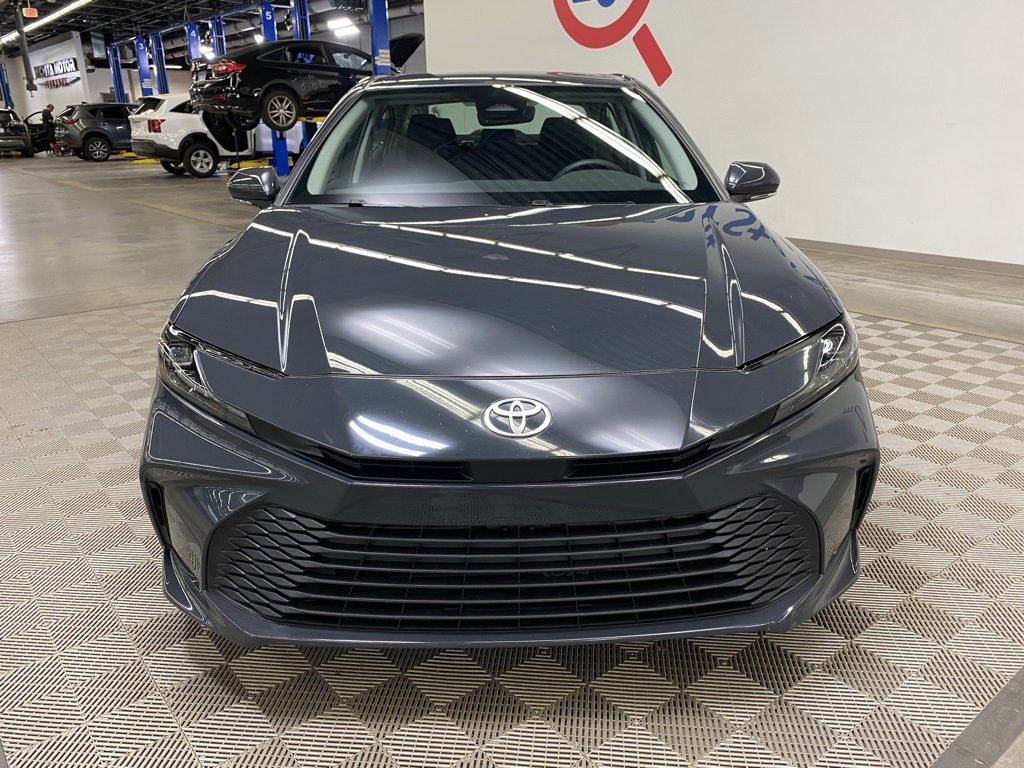 Used 2025 Toyota Camry Hybrid image 3