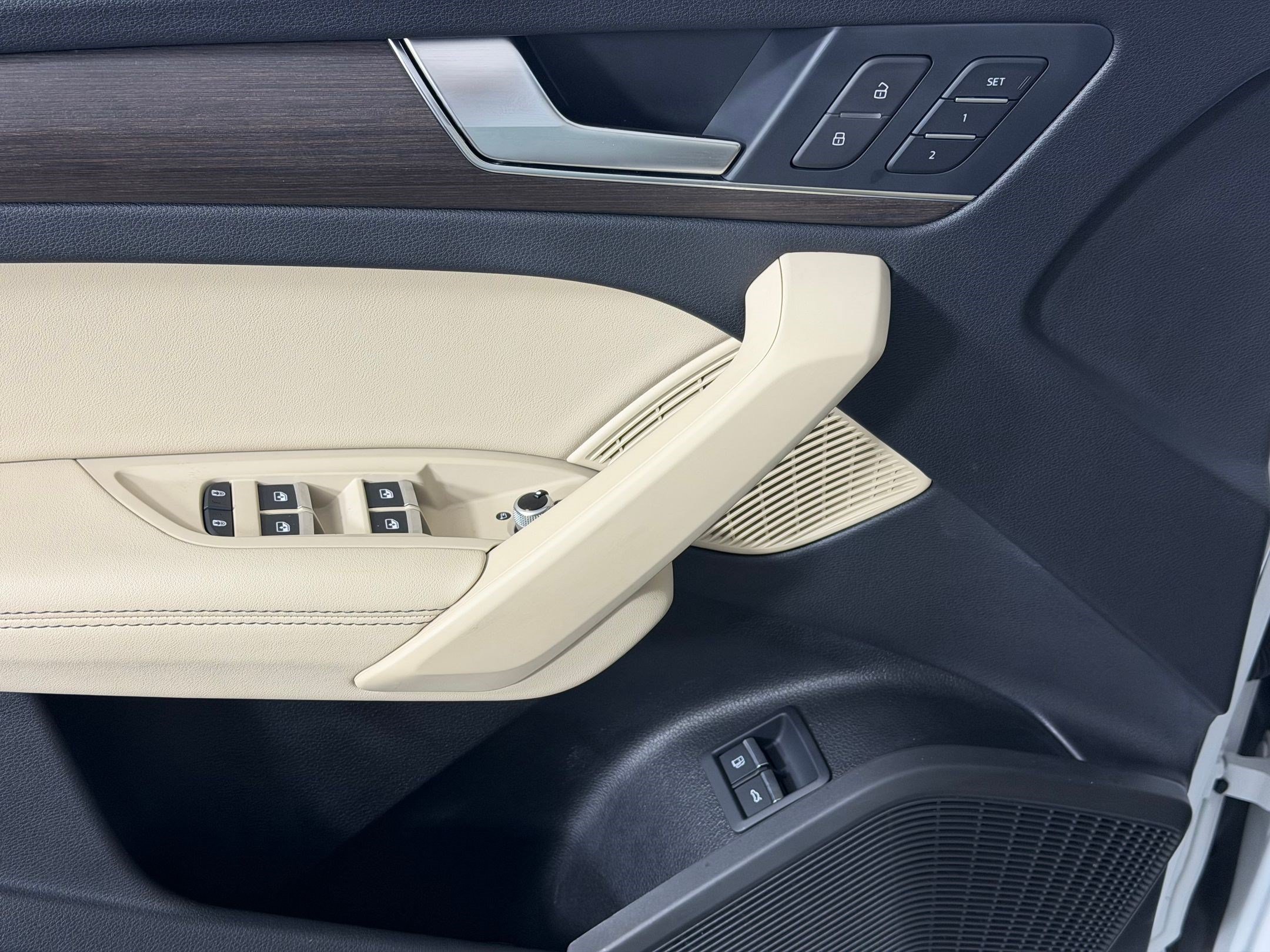 Certified 2024 Audi Q5 e Premium Plus AWD/4WD image 13