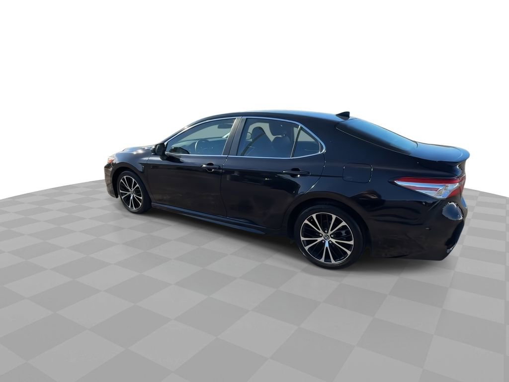 Used 2020 Toyota Camry SE image 6