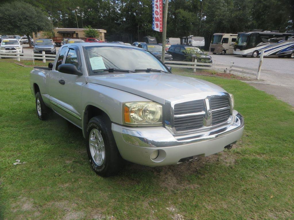 Used 2006 Dodge Dakota Laramie RWD image 4