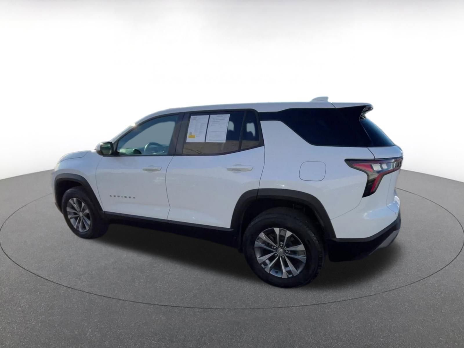 Used 2025 Chevrolet Equinox LT image 10