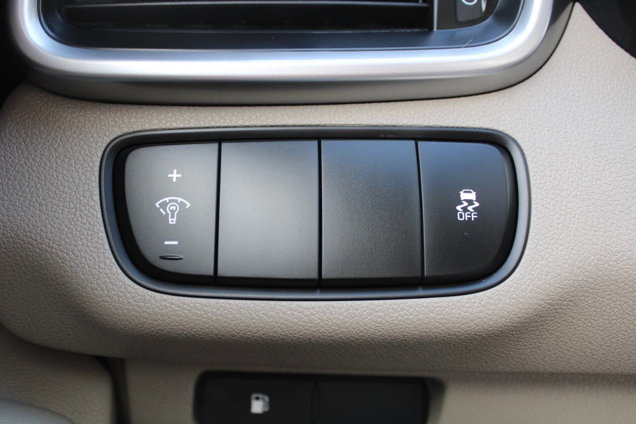 Used 2018 Kia Sorento LX image 40