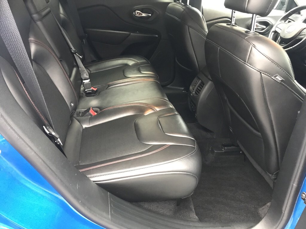 Used 2019 Jeep Cherokee Trailhawk w/ Comfort/Convenience Group image 16