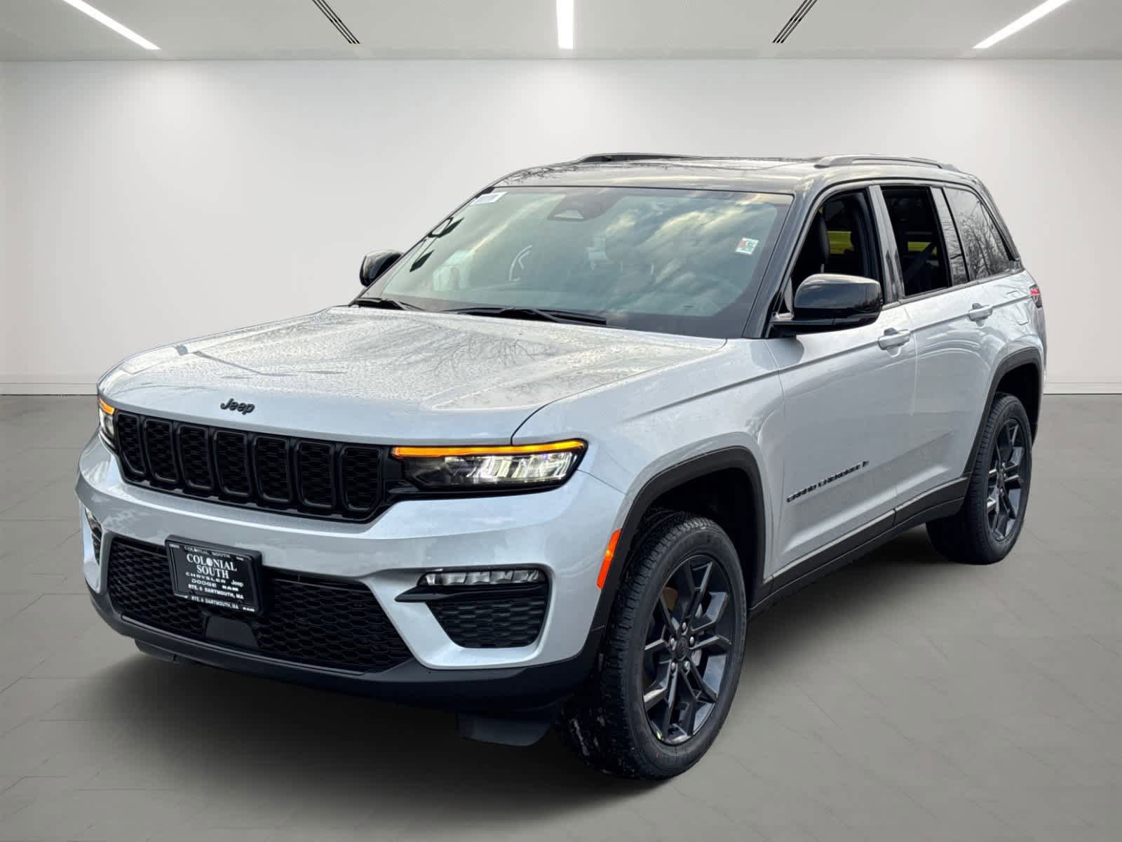New 2025 Jeep Grand Cherokee Limited w/ Trailer Tow Package AWD/4WD image 1