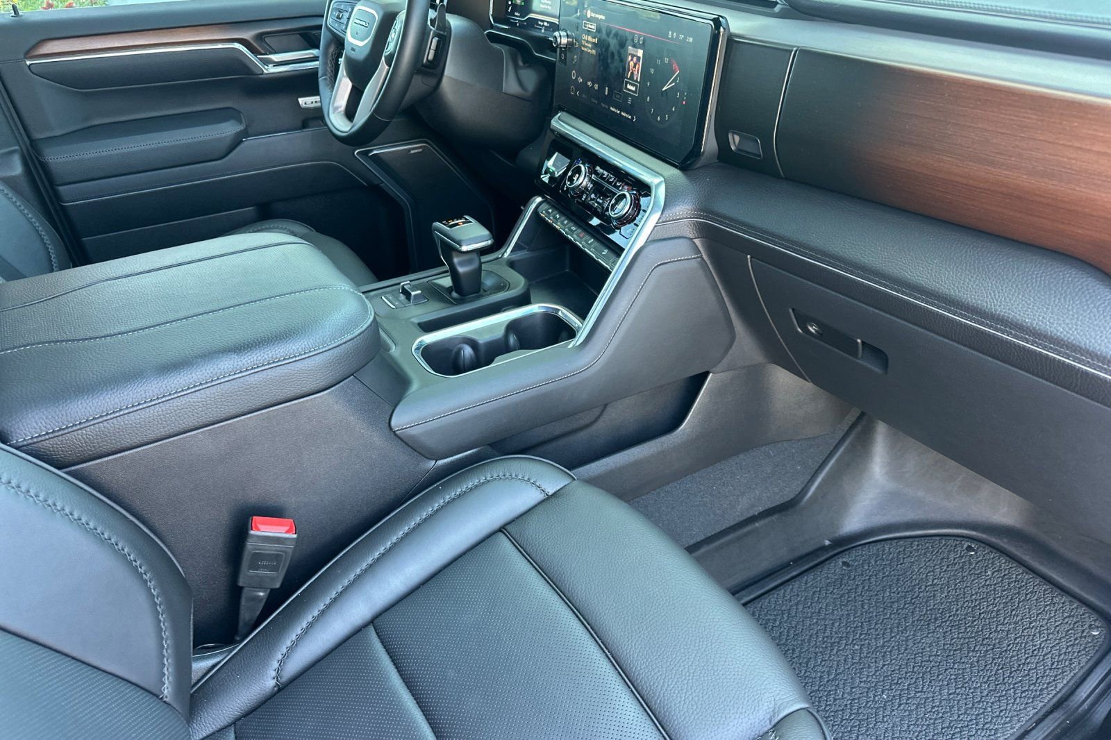 Used 2025 GMC Sierra 1500 Denali w/ Denali Reserve Package AWD/4WD image 19