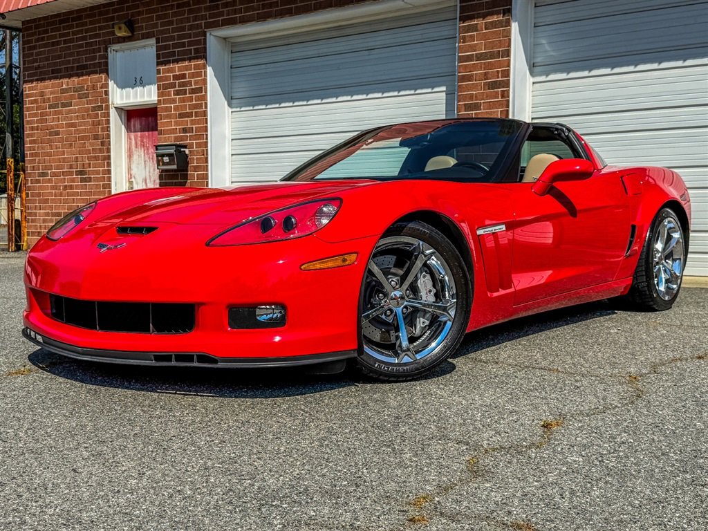 Used 2010 Chevrolet Corvette Grand Sport w/ Preferred Equipment Group image 6