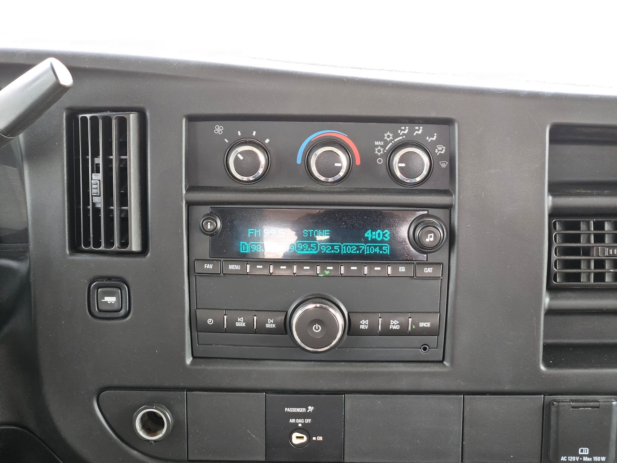 Used 2015 Chevrolet Express 3500 Extended image 14