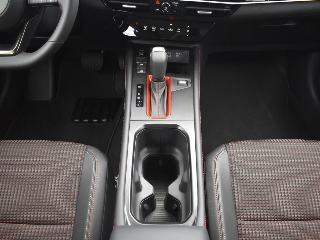 New 2025 Nissan Kicks SR AWD/4WD image 12