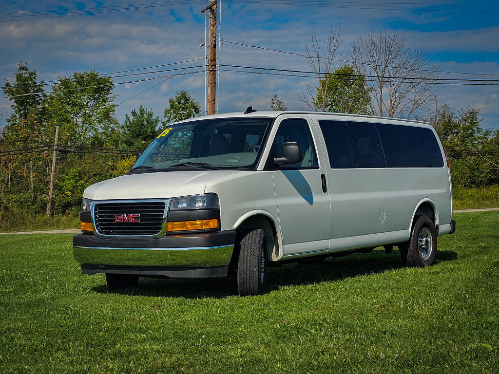 Used 2025 GMC Savana 3500 LT w/ LT Preferred Equipment Group RWD image 8